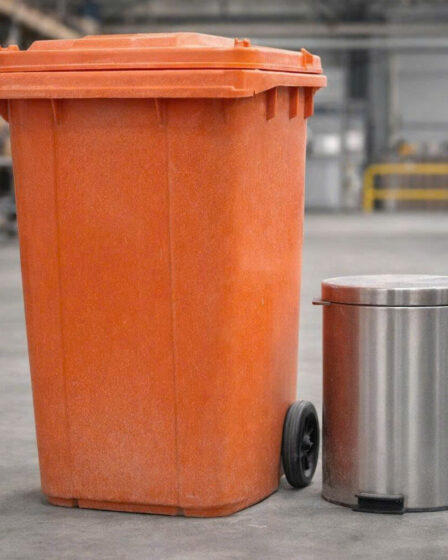 Chọn thùng rác cho nhà xưởng: Nhựa hay kim loại?