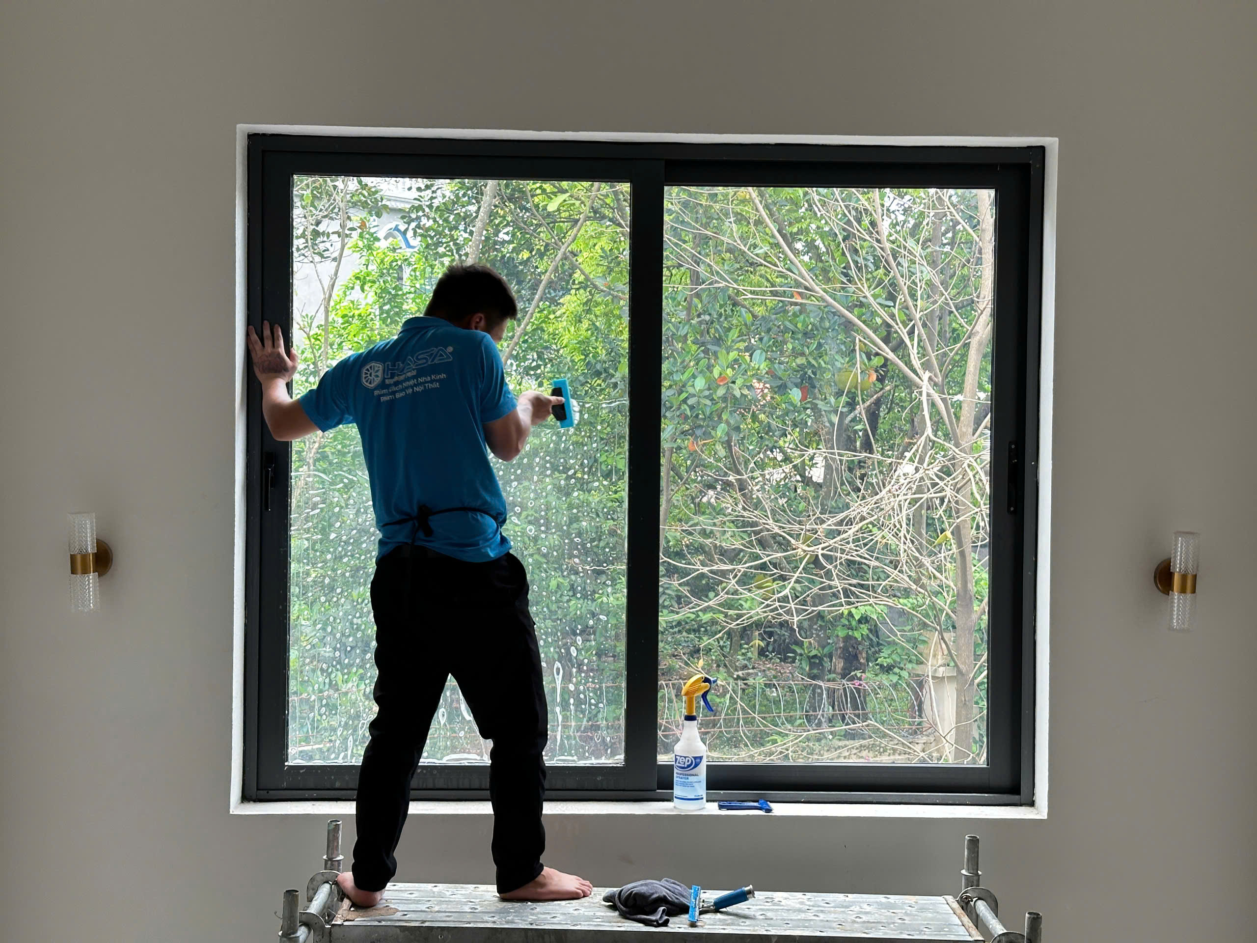 Vì sao nên dán phim cách nhiệt tại TP.HCM